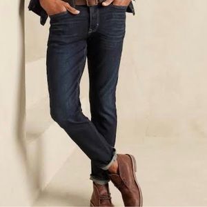 Banana Republic Slim Fit Traveler Jean